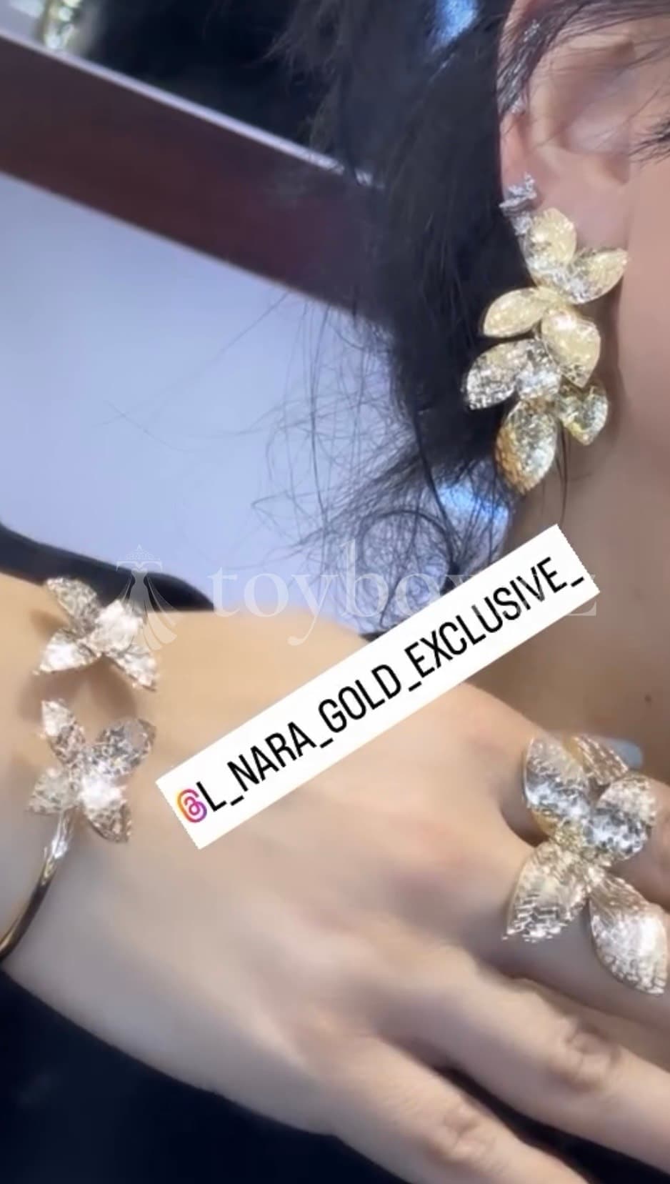 L Nara Gold Exclusive