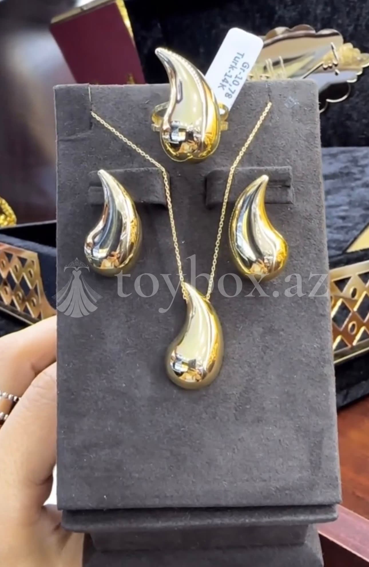 L Nara Gold Exclusive