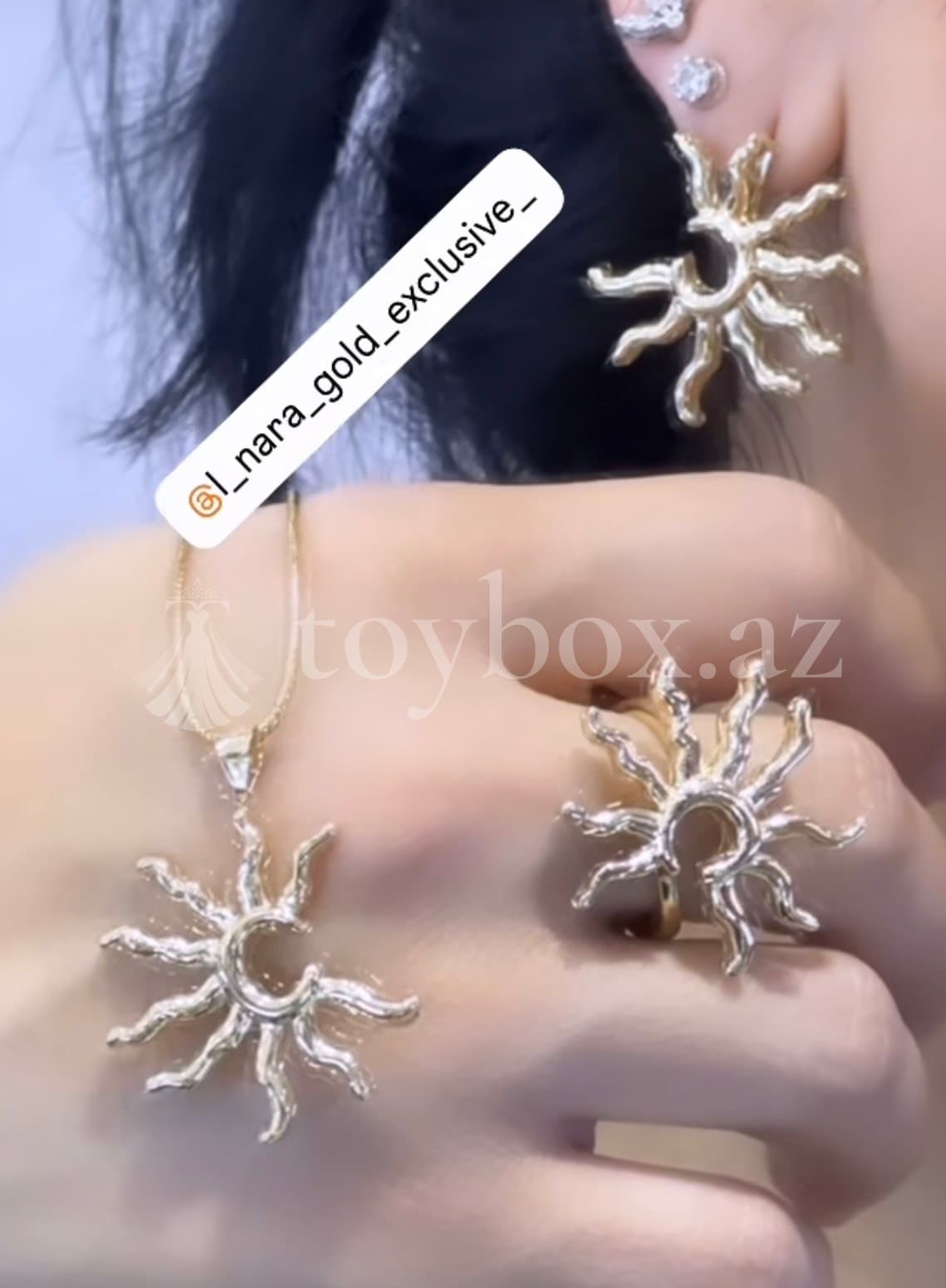 L Nara Gold Exclusive
