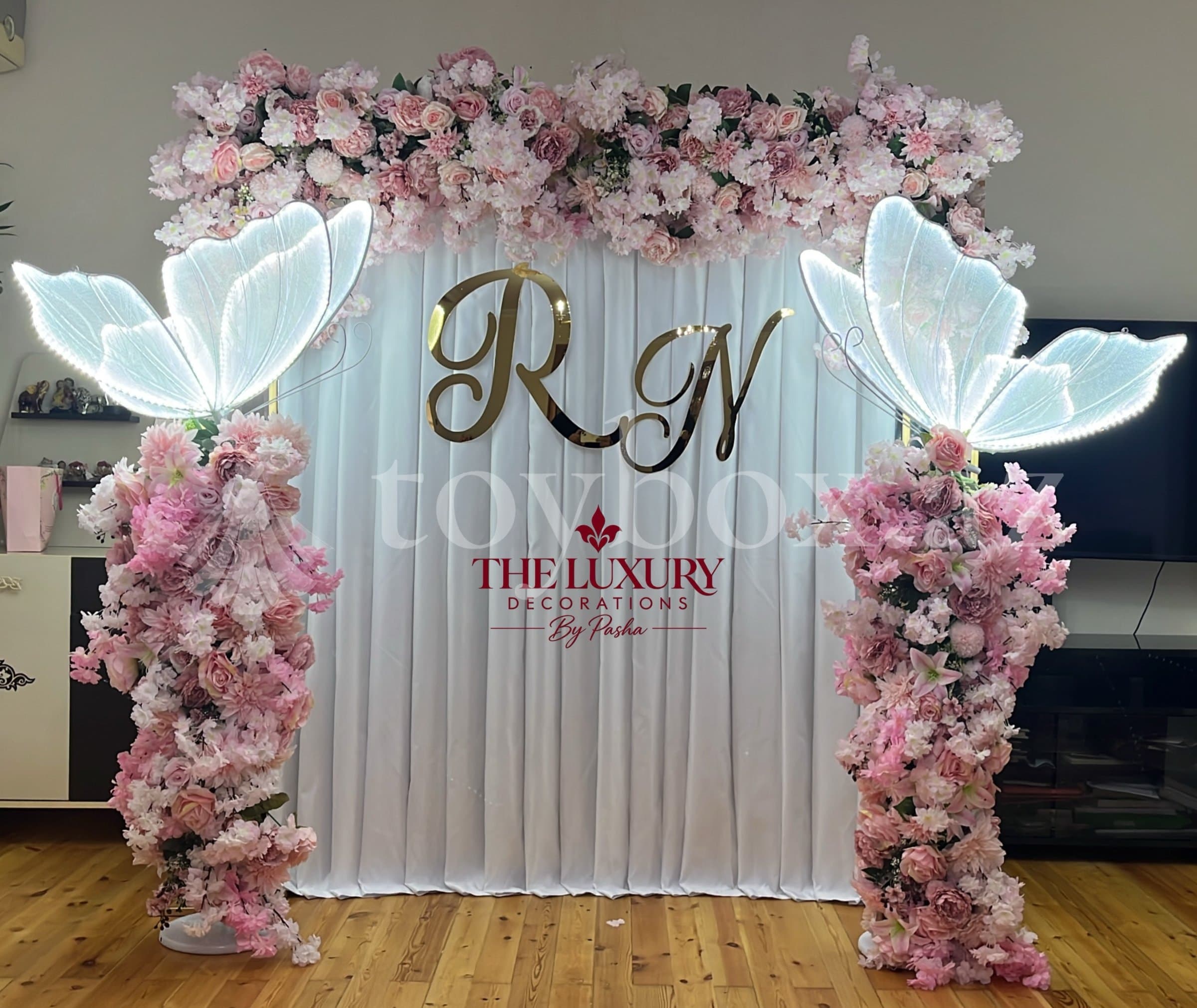The Luxury Decoration