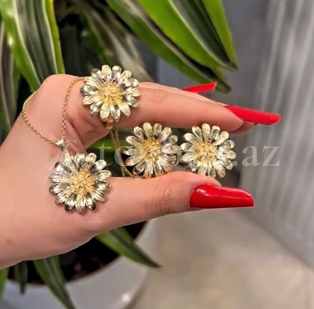 Elli Gold