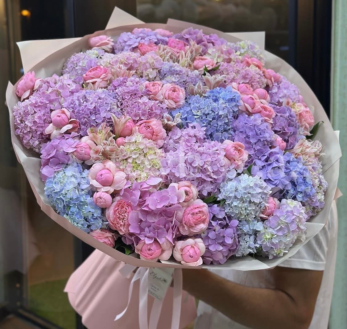 Elizabet Flowers Bouquet