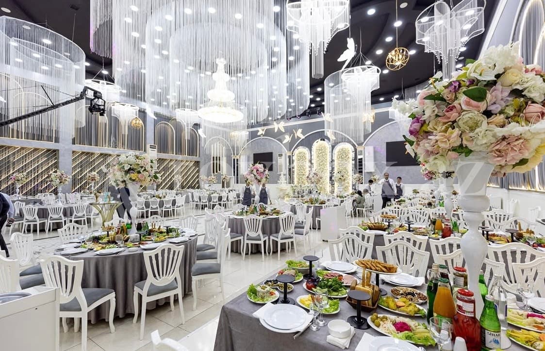 Deluxe Hall
