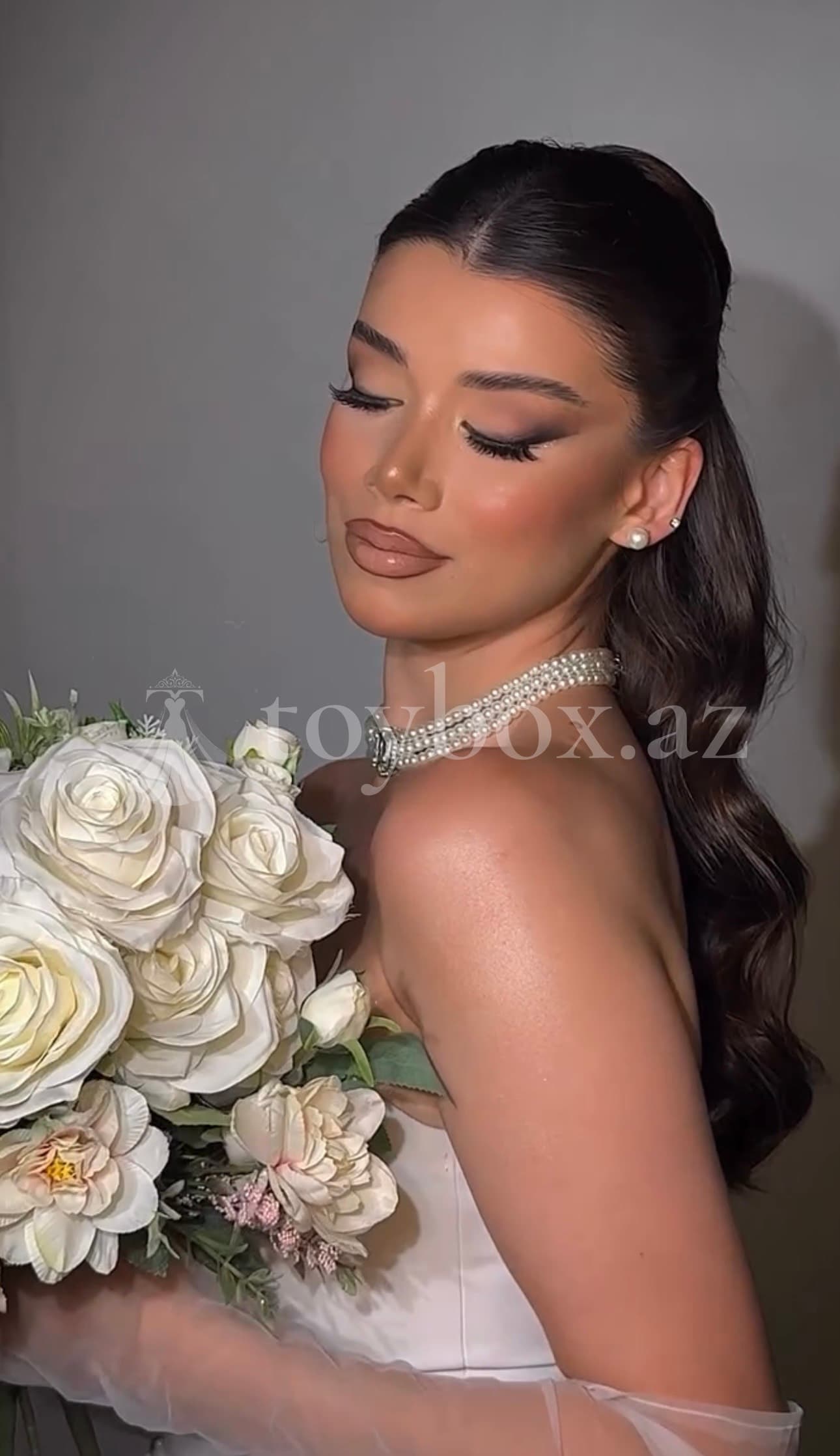 Narmi Make Up