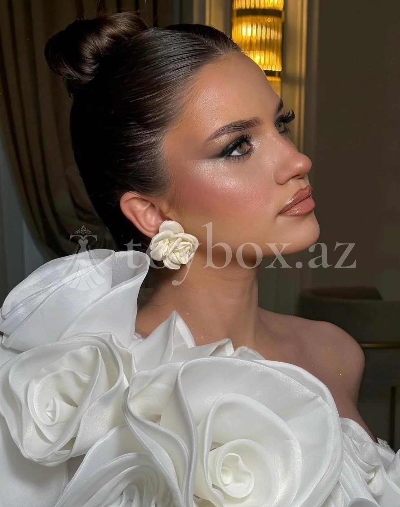 Narmi Make Up