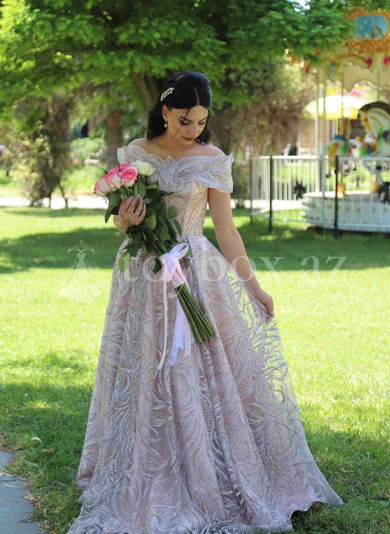 Elluna Collection